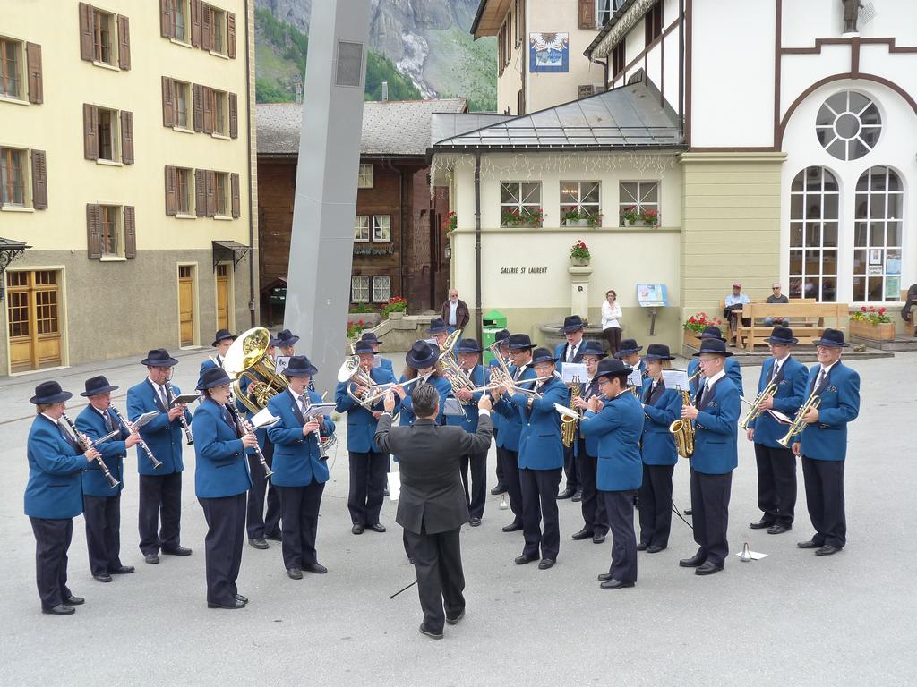 Clic pour l'image suivante