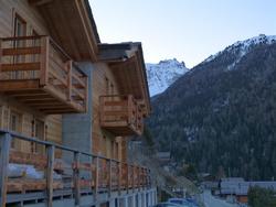 Click to see big picture (1024x768 pixels; 89 KB)