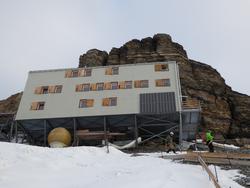 Click to see big picture (1024x768 pixels; 90 KB)