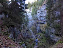 Click to see big picture (1024x768 pixels; 191 KB)