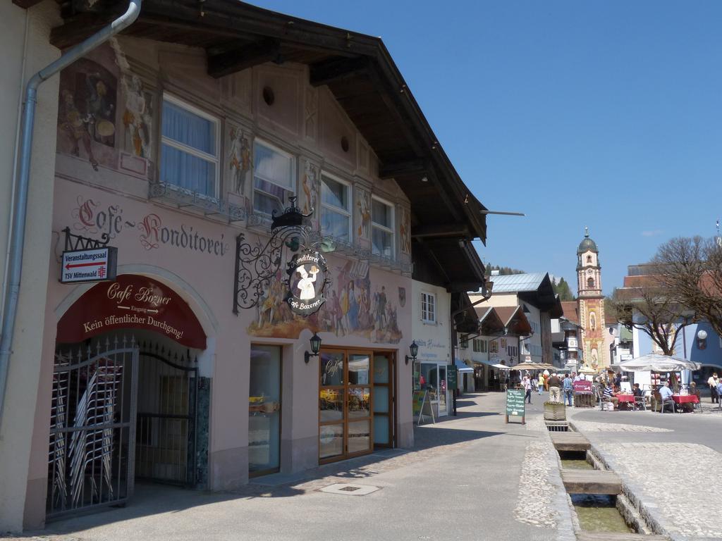 Cliqeu pour voir l'image suivante