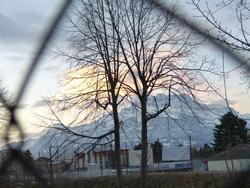 Click to see big picture (1024x768 pixels; 182 KB)