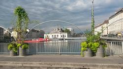 Click to see big picture (1024x576 pixels; 113 KB)