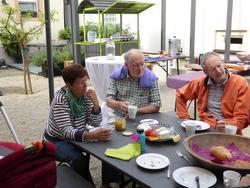 Click to see big picture (1024x768 pixels; 147 KB)