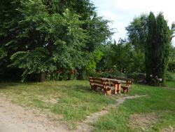 Click to see big picture (1024x768 pixels; 195 KB)